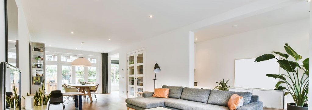 Bright, freshly cleaned living room